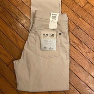 Men’s Kenneth Cole Reaction flat front pants.